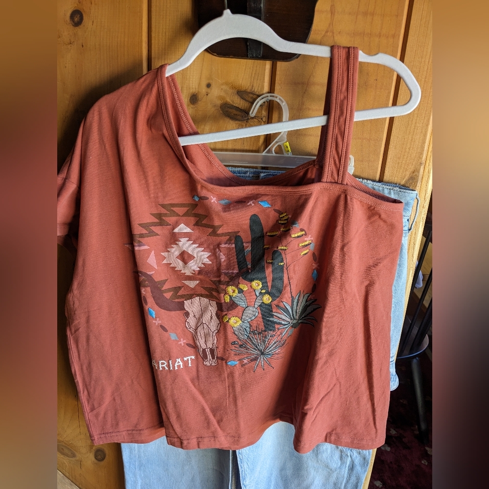 ARIAT Women's Embroidered Southwestern Graphic One Shoulder Tee Rust Copper (XL)